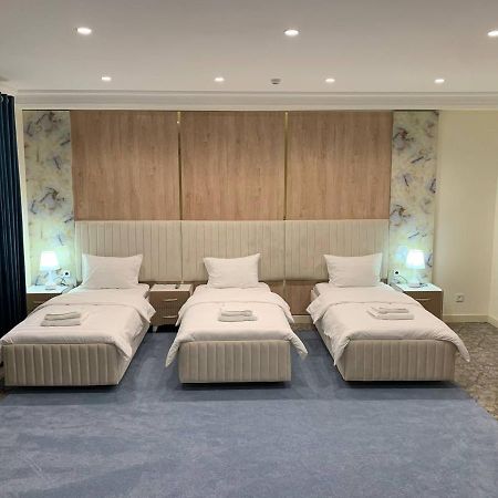 Nur Makon Hotel Tasken Kültér fotó