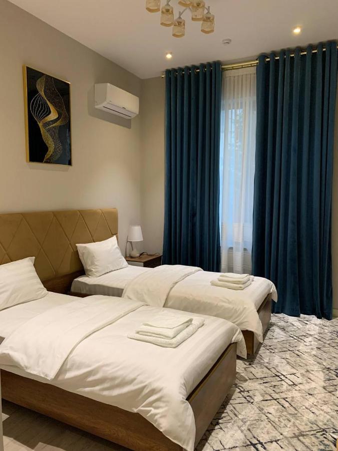 Nur Makon Hotel Tasken Kültér fotó