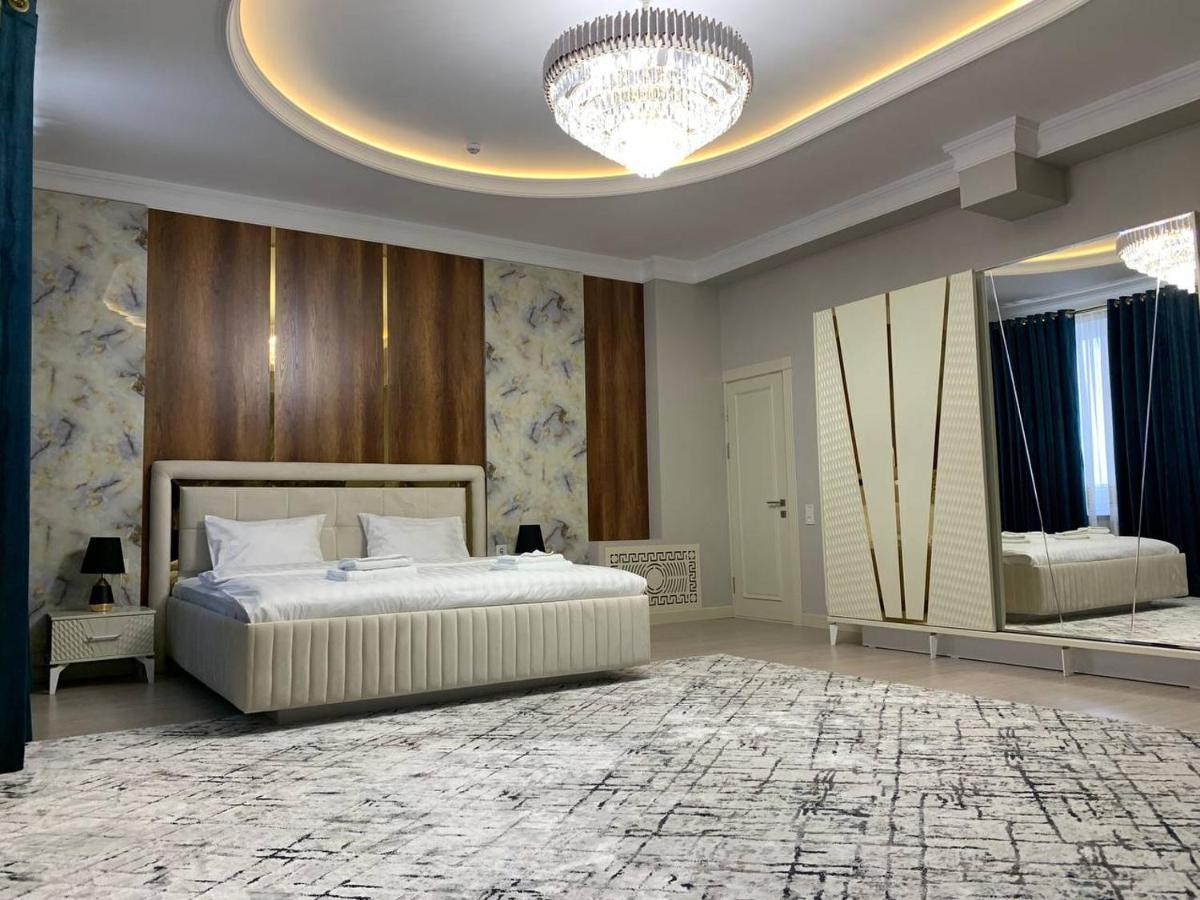 Nur Makon Hotel Tasken Kültér fotó