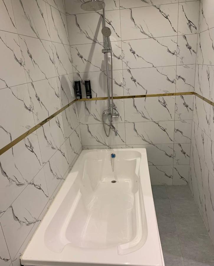 Nur Makon Hotel Tasken Kültér fotó