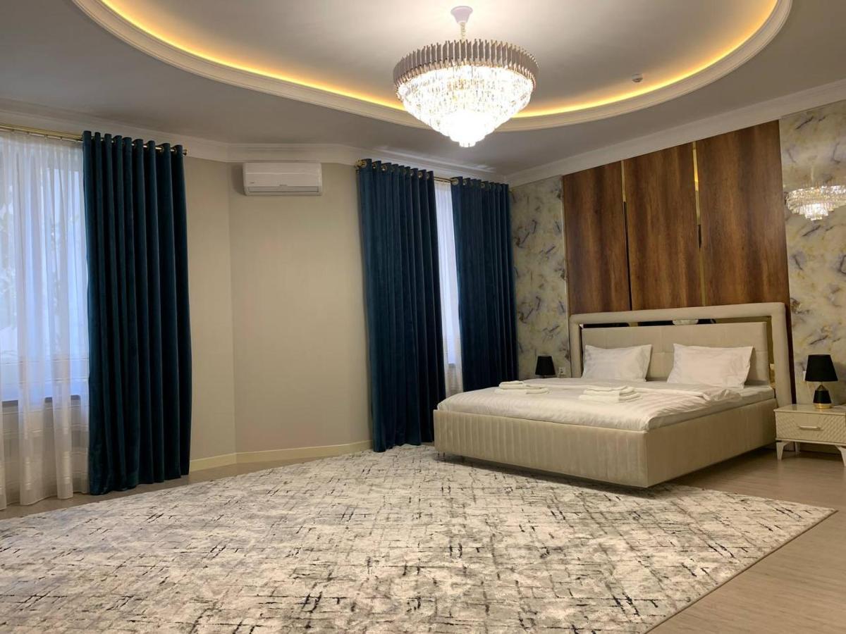 Nur Makon Hotel Tasken Kültér fotó