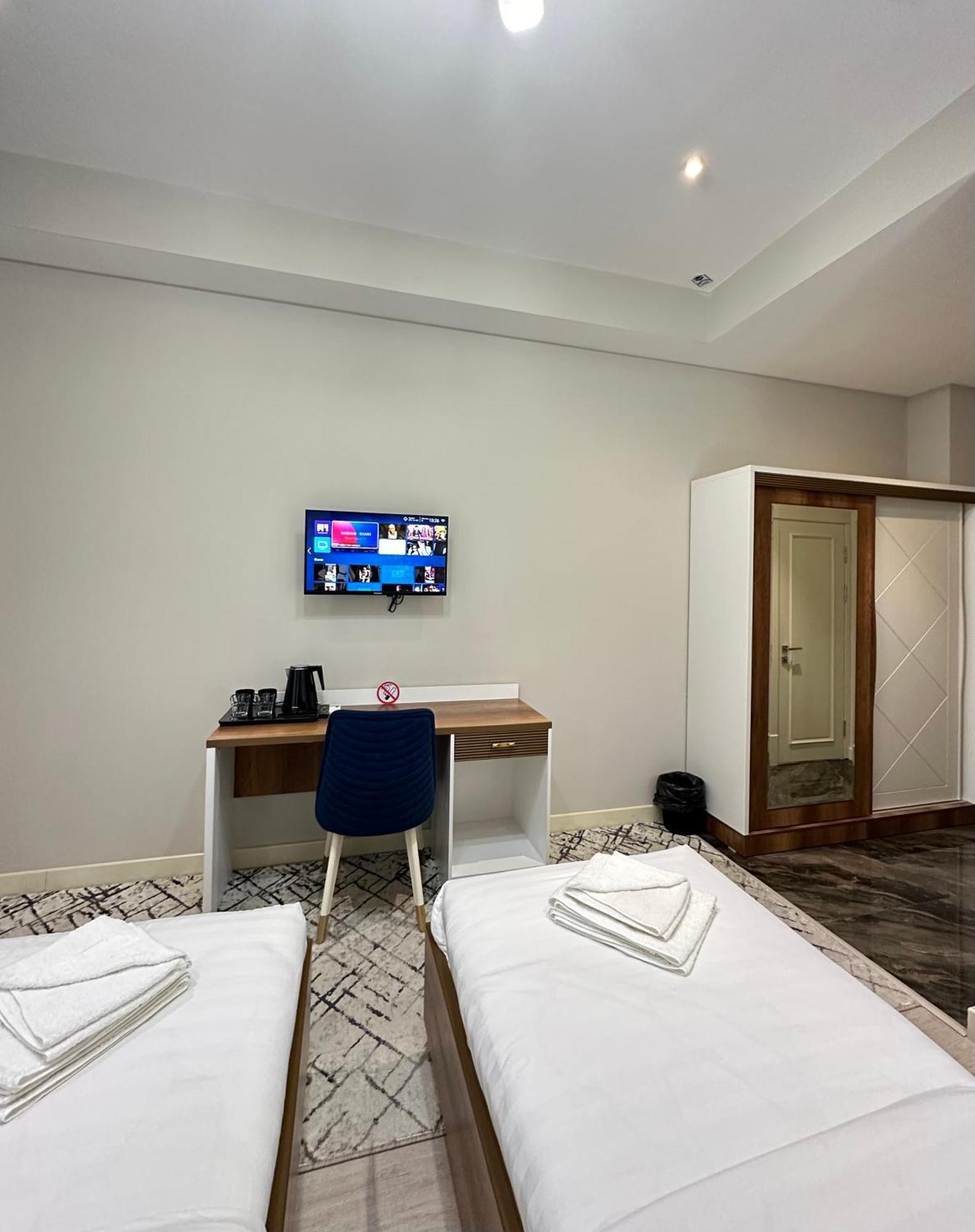 Nur Makon Hotel Tasken Kültér fotó
