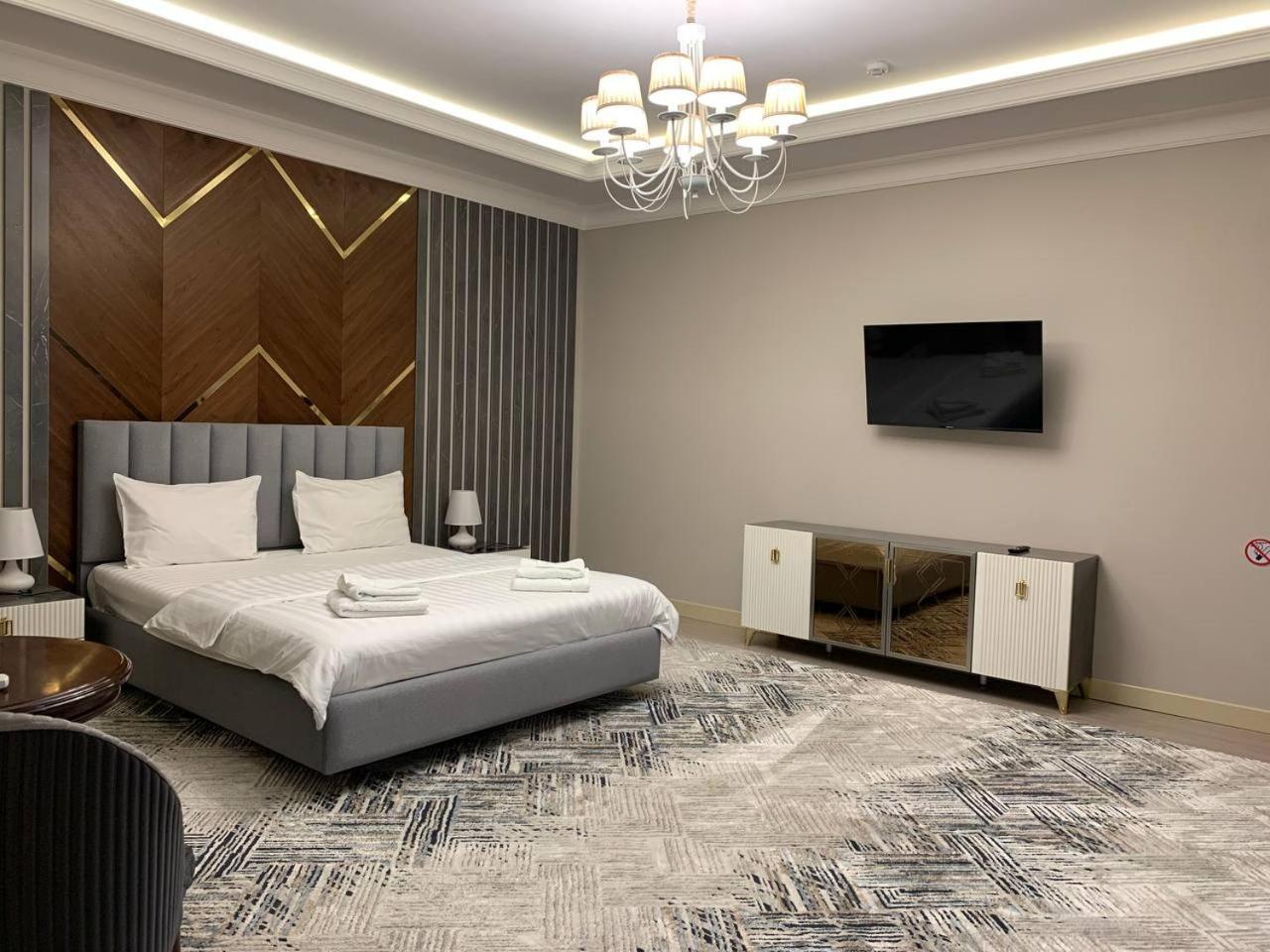 Nur Makon Hotel Tasken Kültér fotó